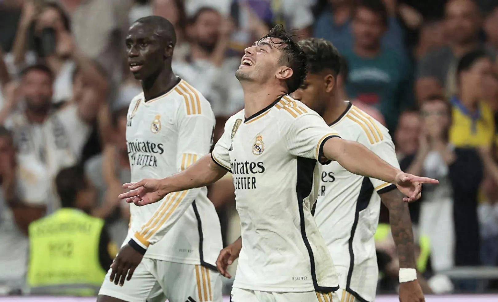 爱游戏网站入口-包含清晨毕尔巴鄂竞技备战社区盾，单刀错失细节曝光，赛场秩序良好，赛季目标并未改变的词条