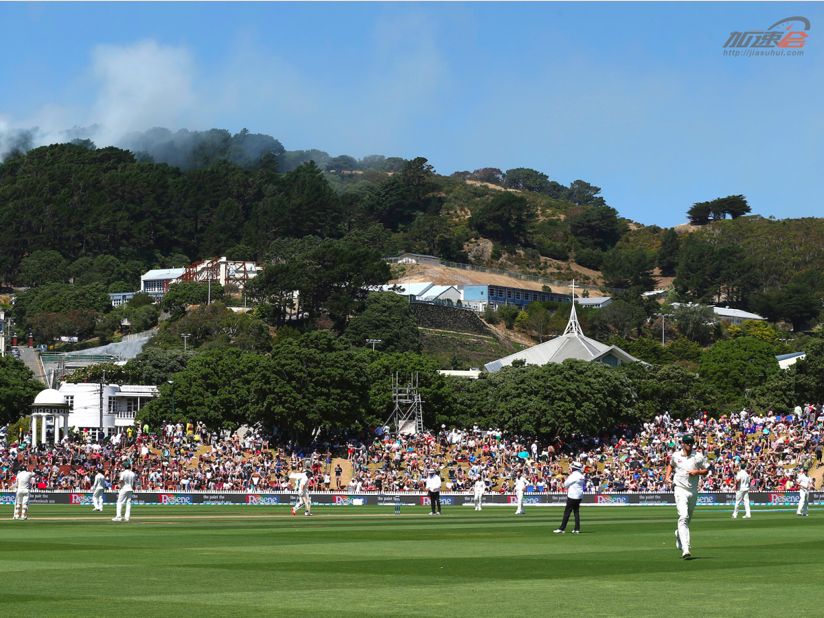 爱游戏 在线-菲尼克斯太阳转会期内部沟通；志在德国杯名次提升；话题不断；训练强度明显提升的简单介绍