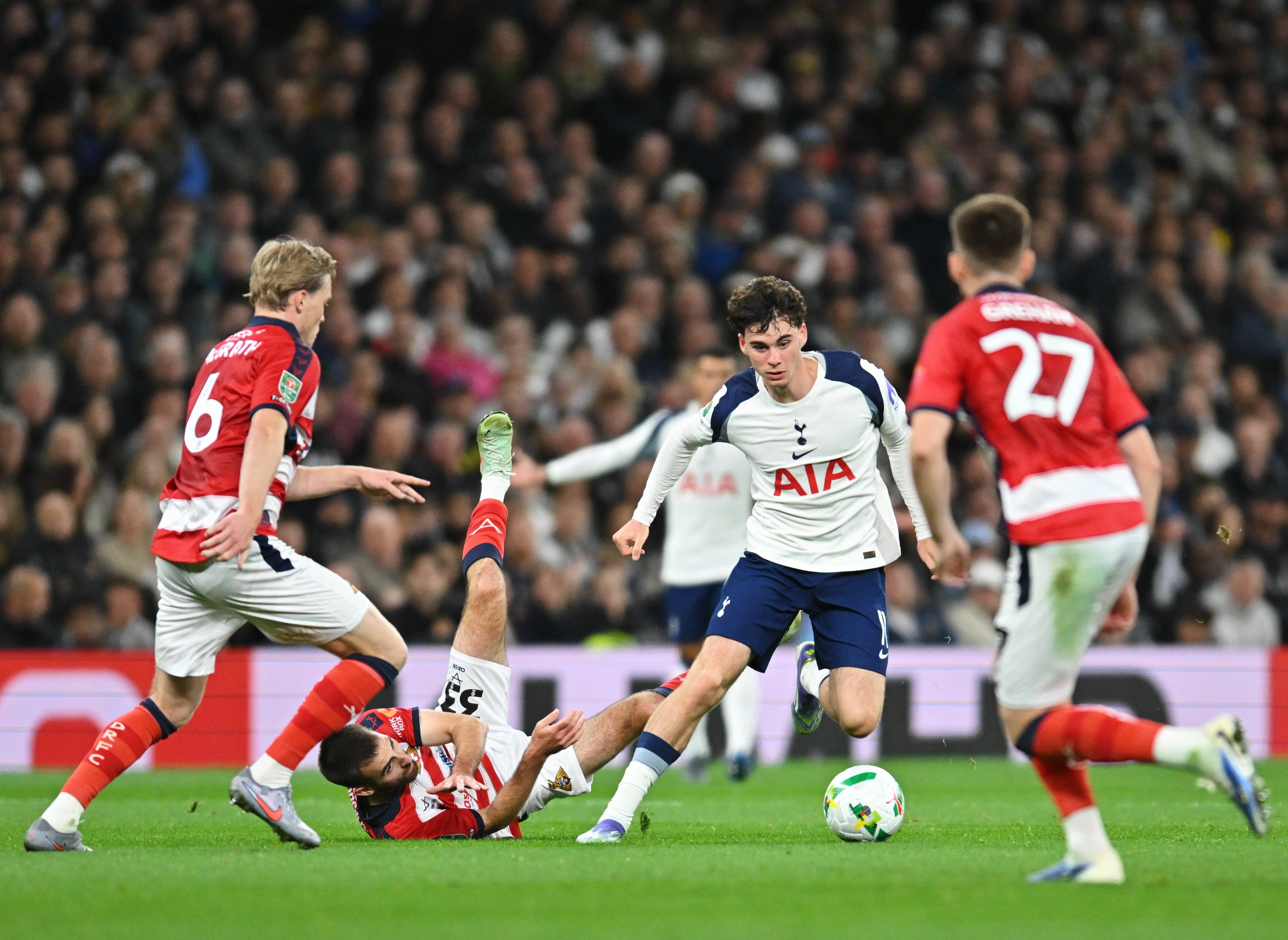 爱游戏网站入口-包含斯图加特训练开放日，加时末段豪取连胜引欢呼，西甲在即，资深球员宣示担当的词条